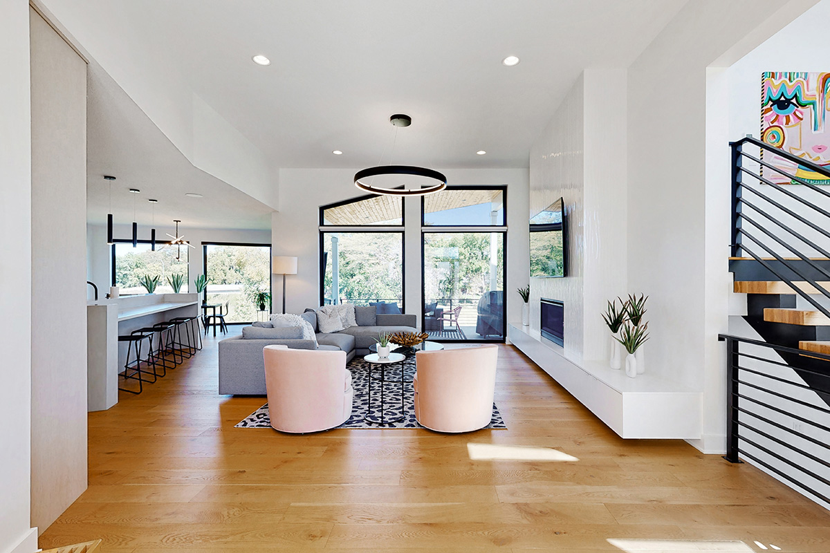 HDR photo of living room with wood floors and modern furniture